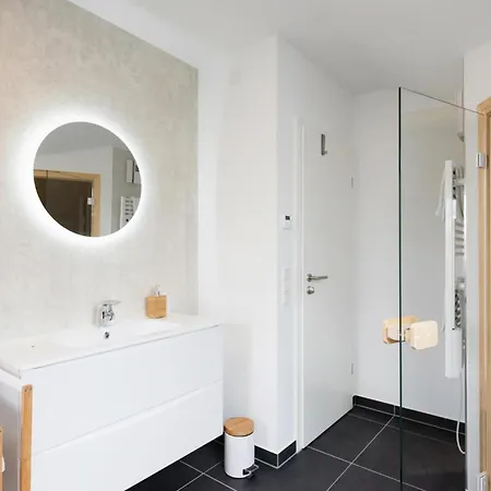 דירה Lovely In With Sauna *