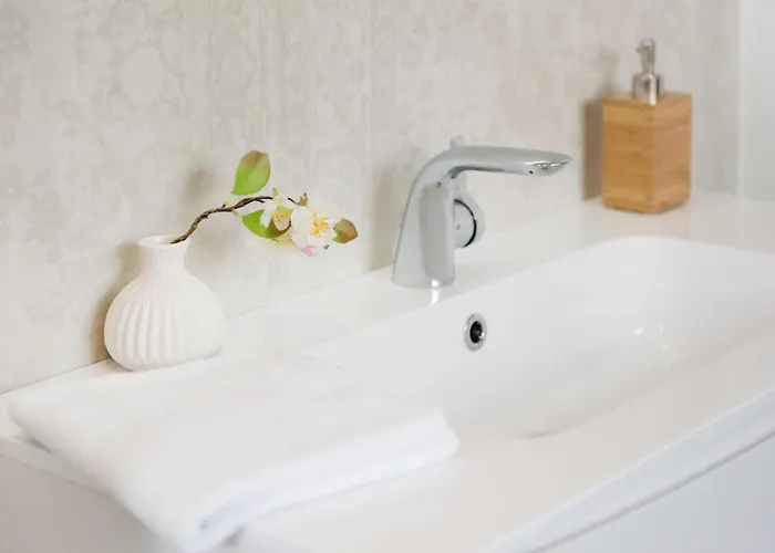 Lovely In With Sauna شقة *